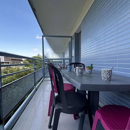 T2 Avec Terrasse, Parking Prive, Et Proche - - Fr-1-246-721 La Rochelle (Charente-Maritime)