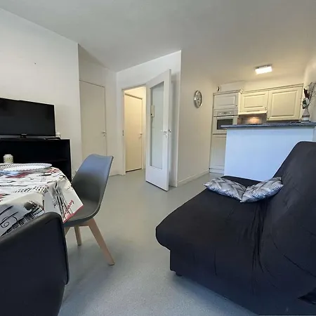 T2 Avec Terrasse, Parking Prive, Et Proche - - Fr-1-246-721 * La Rochelle (Charente-Maritime)