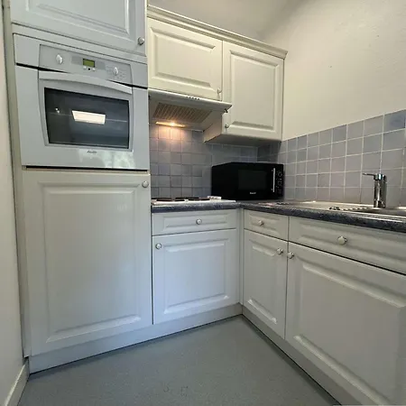 T2 Avec Terrasse, Parking Prive, Et Proche - La Rochelle - Fr-1-246-721