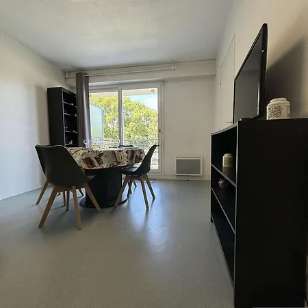 T2 Avec Terrasse, Parking Prive, Et Proche - - Fr-1-246-721 Appartamento La Rochelle (Charente-Maritime)